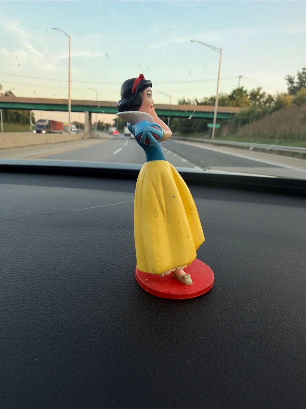 Disney SNOW WHITE PVC Figurine Cake Topper Decoration